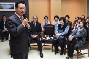 [현장 행정] 순균씨, 통장과 행복한 데이트… 4년 후 강남지도 변화 보여주다