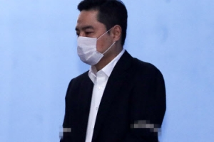 ‘도도맘 불륜 취하訴 위조’ 강용석 징역 1년 법정구속