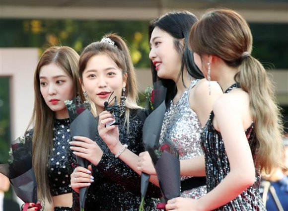 레드벨벳, 단체로 상큼 열매 먹고 자랐나?