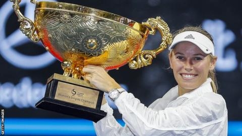 이달 초 차이나오픈을 우승하며 8년 만에 여자프로테니스(WTA) 투어 정상을 밟은 캐롤라인 보즈니아키. AFP 자료사진 