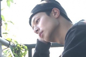 ‘나 혼자 산다’ 김충재, 소확행+예술혼 넘치는 일상...훈남 동생 공개