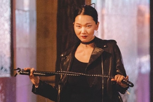 장윤주x레드벨벳 조이, 할로윈 파티 사진 공개 ‘캣우먼’ vs‘ 섹시 경찰’