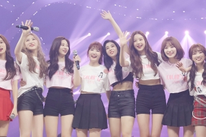 아이즈원, 3000명 팬 앞에서 화려한 데뷔… 댄스팀 데뷔 같았던 올 립싱크 쇼콘