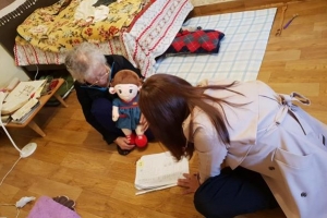 은평 어르신 살피는 스마트 돌봄인형