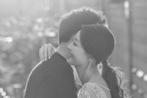 윤지연 결혼, 러블리 웨딩화보 공개 ‘행복한 미소’