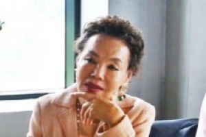 김수미 “신인시절 노출 강요…신성일이 나서줬다”