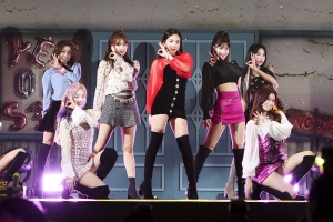 ‘답정녀’ 변신 트와이스 “멋있다는 얘기 나오는 안무 준비했어요”