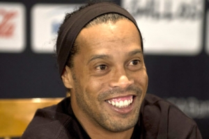 브라질 축구영웅 호나우지뉴, 통장 잔고 6유로