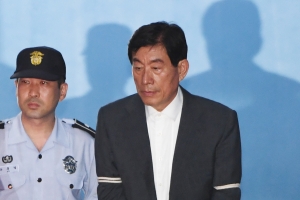 ‘MB 측근’ 김백준·김희중, 원세훈 재판 나와 증언