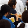 [서울포토] 컵밥으로 대신하는 점심