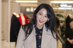 “시간 멈춘 미모” 한고은, 백화점서 포착 ‘우아함 가득 일상’