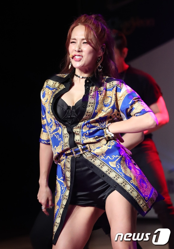 채연 3년 6개월 만 컴백