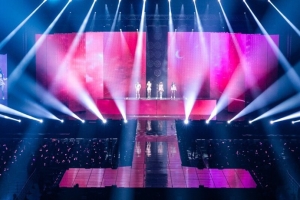 라이브로 꽉 채운 첫 서울 콘서트… 실력파 걸그룹 입증한 블랙핑크
