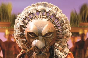 [공연리뷰]20년 롱런의 비결은 무대...뮤지컬 ‘라이온킹’