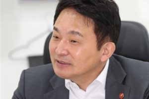 “김정은 한라산 방문 때 백록담 분화구에 헬기 착륙 고려”