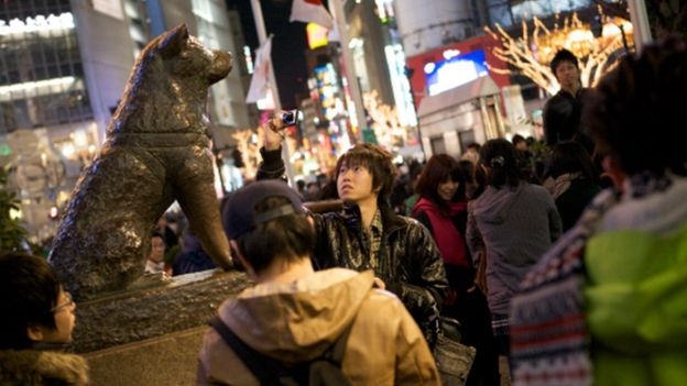 일본 도쿄 시부야 전철역 근처에 있는 하치코 아키타의 견공 동상.  론리플래닛 제공
