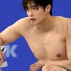 성훈, 수영선수 출신의 남다른 수영복 화보 ‘탄탄 몸매’