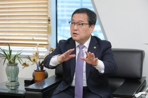 [새만금 신재생에너지 메카로] “새만금, 신산업 육성·일자리 창출 ‘한국號 성장동력’ 핵심 될 것”