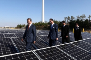 [새만금 신재생에너지 메카로] “글로벌 자유무역 중심지로 육성… 전북 재도약 기반 구축하겠다”