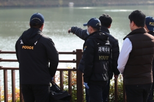석촌호수서 숨진 채 발견된 대학생, 부검 예정