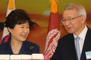 [속보]‘폐 수술’ 양승태 前대법원장 재판 연기…내달 21일 재개