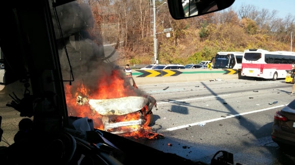 경부고속도로 천안구간 사고 현장