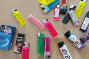 수능 고사장은 ‘흡연 자유지대’