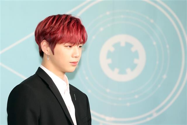 컴백 워너원 강다니엘