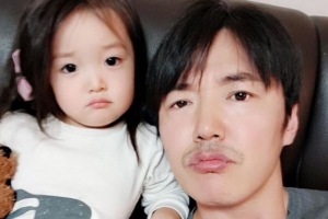 윤상현♥메이비, 셋째 득남 “축하해주세요” 깜찍 발 공개