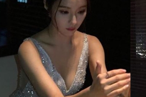 신세경, V넥 라인 드레스에 드러난 볼륨 몸매 ‘빛나는 미모’