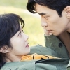 ‘황후의 품격’ 장나라X신성록, 초근접 포옹 포착 ‘황실 로맨스 예고’