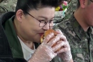 ‘전지적 참견 시점’ 군대리아 맛 본 이영자 “한 줄 평 할 수 없어”