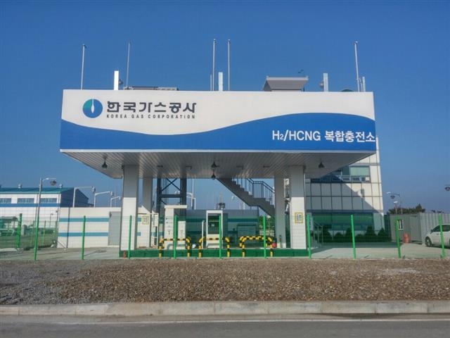 한국가스공사가 신산업 육성에 초점을 맞추는 가운데 인천기지 내에 구축·운영 중인 수소충전소.  한국가스공사 제공