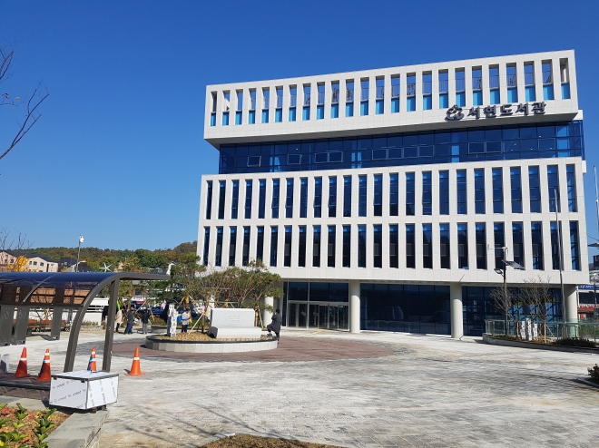 성남 분당구 서현동 347번지 일대에 건립돼 내년 1월 말 문을 열게되는  서현도서관 전경. (성남시 제공).