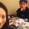 “연인인 줄” 에즈라 밀러, 수현과 서울 데이트 포착 “비공식 방문”
