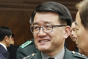 ‘세월호 유족사찰’ 이재수 前기무사령관 “부끄럼없이 임무수행”
