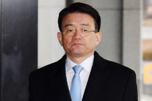 [서울포토] ‘세월호 유족 사찰’ 이재수 전 기무사령관 검찰 출석