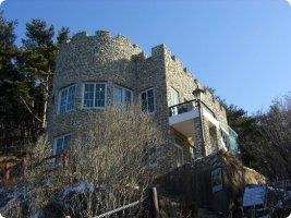 김일성 별장 전경. 지금은 화진포의 성으로 더 잘 알려졌다.  고성군 제공