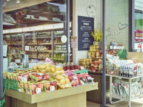 풀무원 계열의 LOHAS Fresh Market 올가홀푸드가 가맹 브랜드인 바이올가(by ORGA) 가맹비를 대폭 할인해주는 등 다양한 신규창업지원 프로모션을 펼치고 있다고 30일 밝혔다.