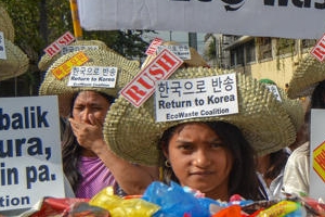 한국발 불법 쓰레기로 폭발 직전 필리핀…대사관 앞 대규모 시위도