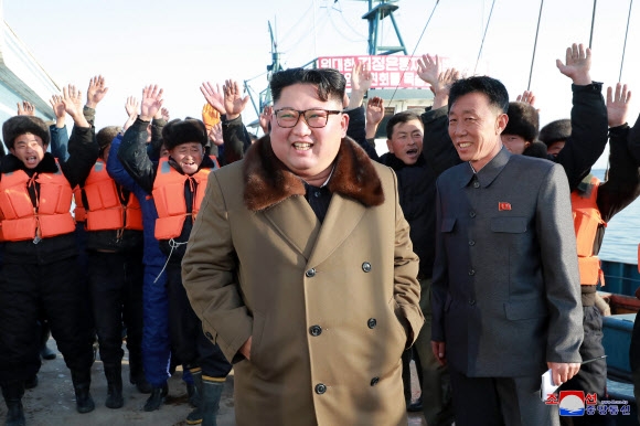 북한 김정은, 동해지구 수산사업소 시찰