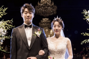 허민♥정인욱, 결혼 본식 사진 공개 “늦은만큼 쏟아진 축복”