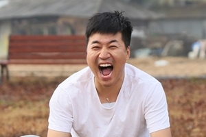 ‘1박 2일’ 김종민, 예능 최초 ‘까나리버킷 챌린지’ 도전