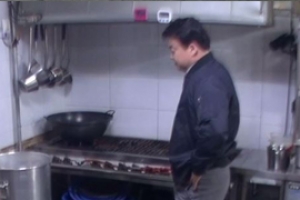 ‘백종원의 골목식당’ 텅 빈 홍탁집 찾은 백종원 ‘무슨 일?’