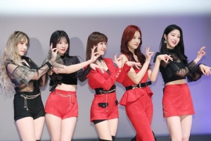 [포토] 더 예뻐져 돌아온 걸그룹 ‘라붐’