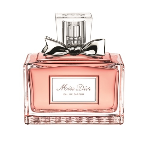 크리스챤 디올 뷰티가 2018년 연말을 더욱 풍성하게 장식할 기프트 아이템으로 ‘미스 디올 LOVE컬렉션’을 제안했다.