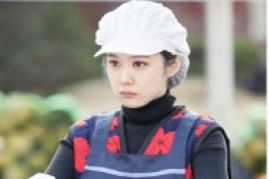 ‘황후의 품격’ 장나라 김장 패션에 빵 터진 최진혁 ‘폭소’