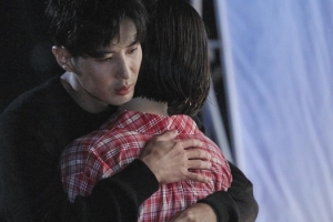 ‘톱스타 유백이’ 김지석-전소민, 기습 첫 포옹 “심쿵X애틋”