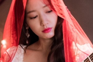 ‘알함브라 궁전의 추억’ 박신혜 등장, 붉은 베일+클래식 기타 ‘눈길’