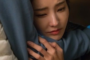 ‘신과의 약속’ 왕석현 끌어안은 한채영 ‘슬픔 가득한 표정’